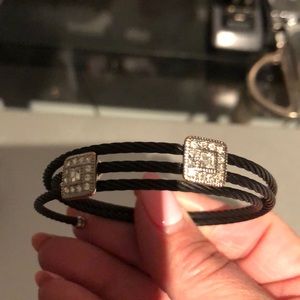 Black wire with stones